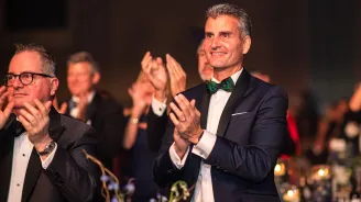 an image of the audience clapping at the Golden Gala