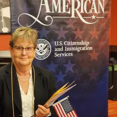 Lena Selbrand with an American flag