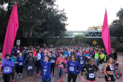 runner at the start line, AdventHealth Lady Track Shack 5k