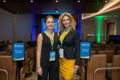Dr. Sharona Ross and attenddee at the 2023 Digestive Health Symposium.