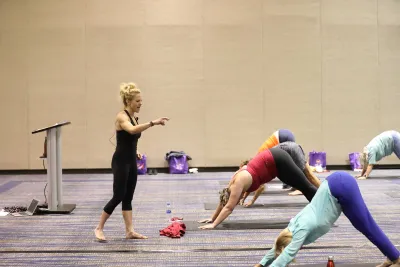 liv-2019-yoga-session-2000x1333