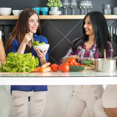 Women eating healthy