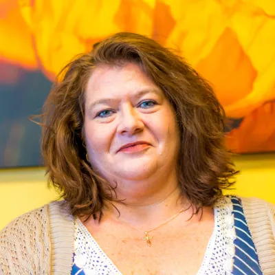 debbie rodriguez headshot