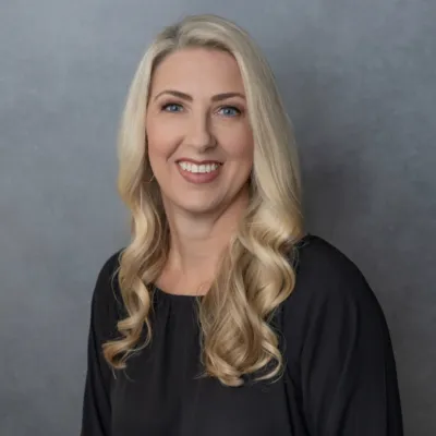 Headshot of Kristen Toth