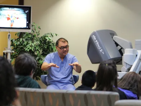 Doctor from Gordon Robotic Surgery giving lecture to G6 Students