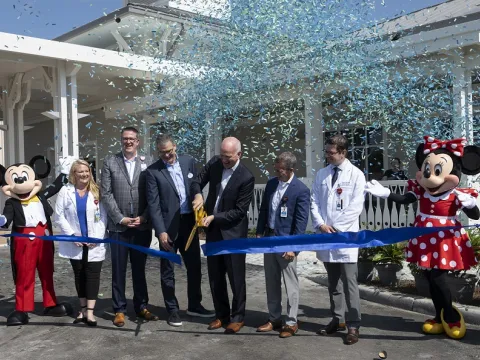 AdventHealth hosted a ribbon-cutting ceremony at its new offsite emergency room department located at FLAMINGO CROSSINGS Town Center, bringing trusted emergency care and a first-of-its-kind patient experience for Central Florida visitors and community members, including Walt Disney World Resort guests and cast members.