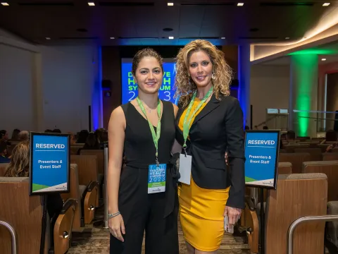 Dr. Sharona Ross and attenddee at the 2023 Digestive Health Symposium.