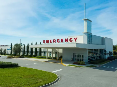 A quarter-side view of the AdventHealth Lake Mary ER building