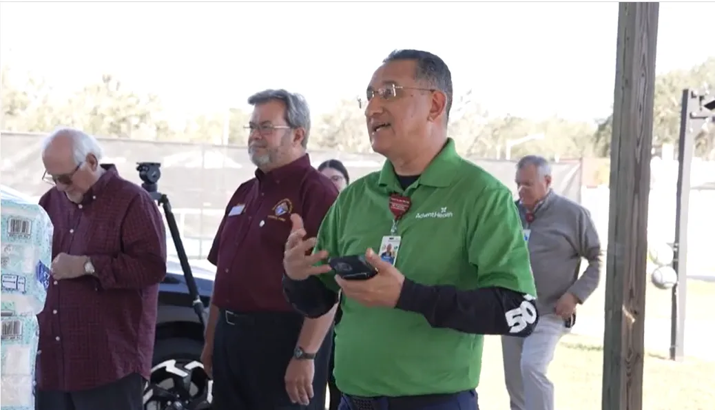 AdventHealth Zephyrhills Chaplain Andrés Sequera opened the event with a blessing, highlighting the importance of community and compassion during challenging times. 